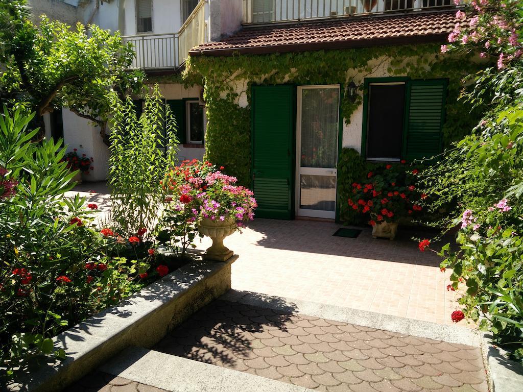 Residenza Villa I Nidi Santa Caterina  Bagian luar foto